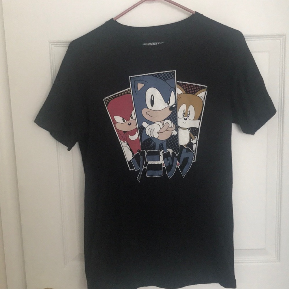Sonic the hedgehog tshirt